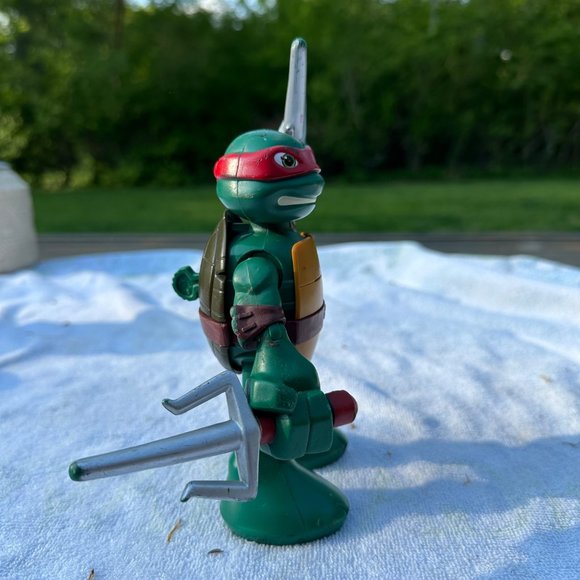 Raphael Talking Teenage Mutant Ninja Turtles, 6 inch Half-Shell Heroes Toy - Picture 5 of 7